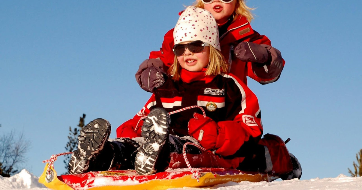 Trượt Máng Hoặc Phao Mềm